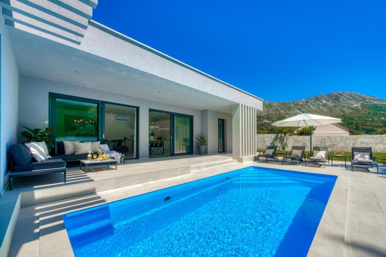 Villa Oasis - Your Luxury Home Away From Home Celopeci Esterno foto