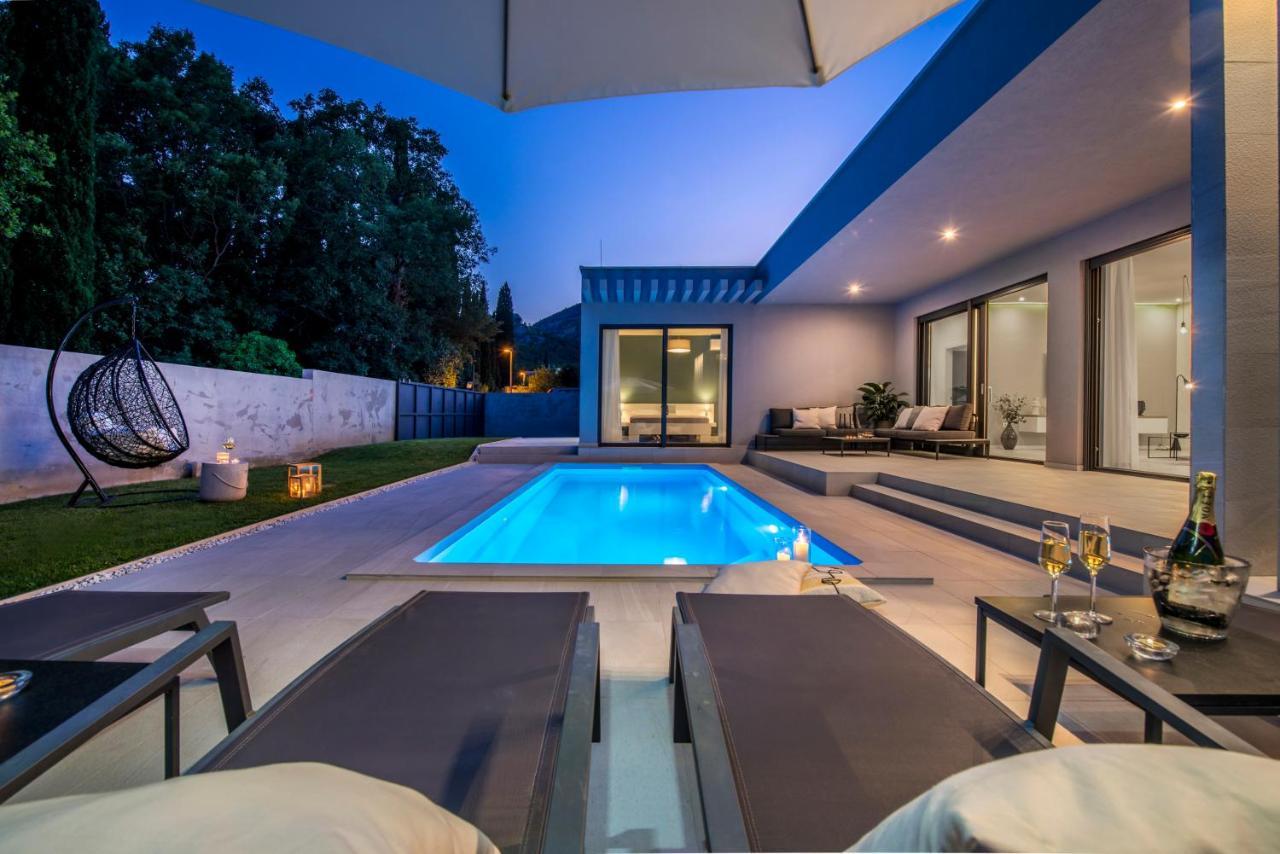 Villa Oasis - Your Luxury Home Away From Home Celopeci Esterno foto